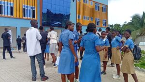 Dix pensions universitaires d’une valeur de 50.000 fcfa chacune et de nombreuses surprises offertes