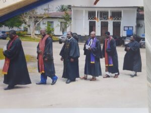 12 congrégations religieuses membres du CEPCA marchent avec le Seigneur. 
