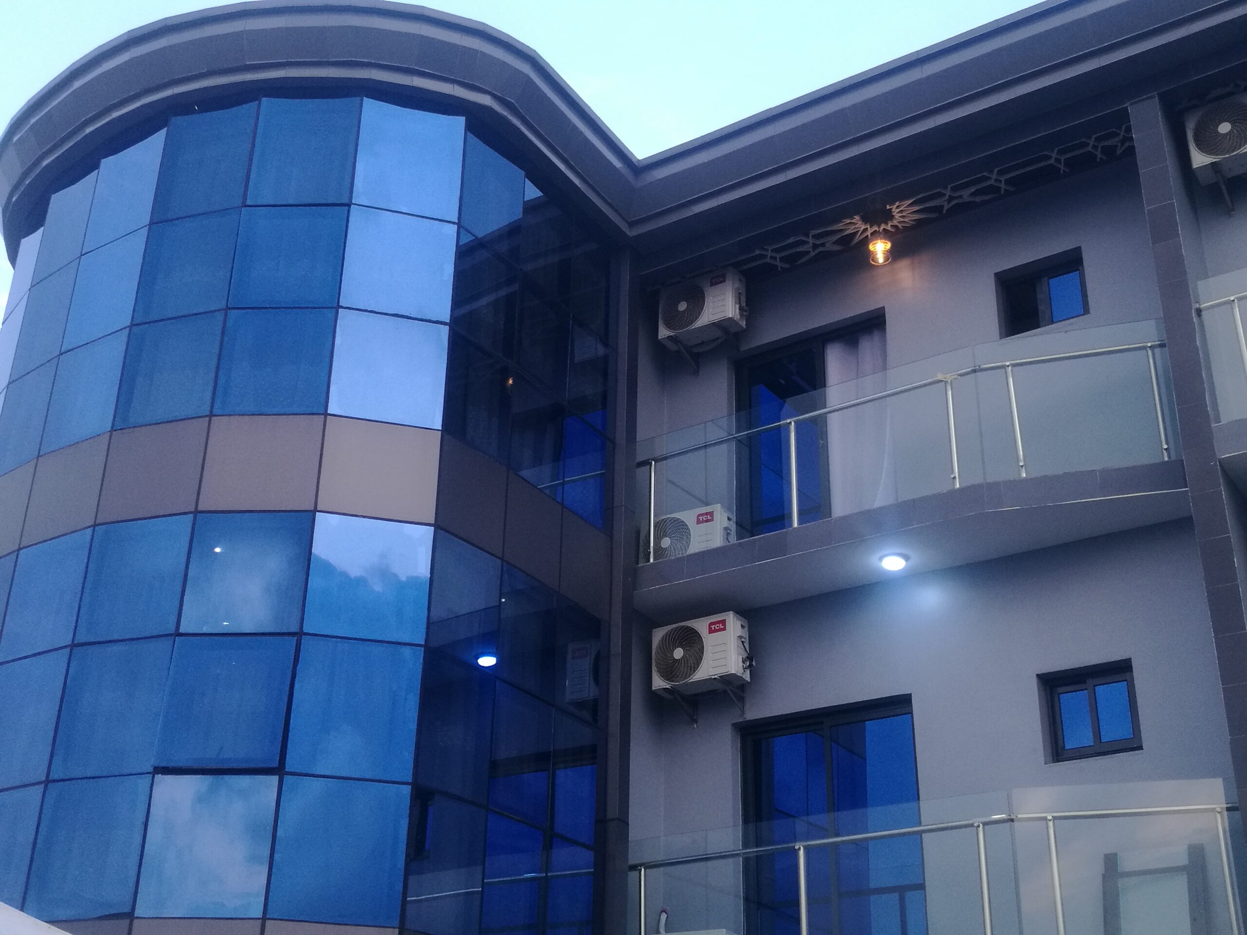 Manbou hôtel à Kribi au Cameroun : le confort au prix bas.
